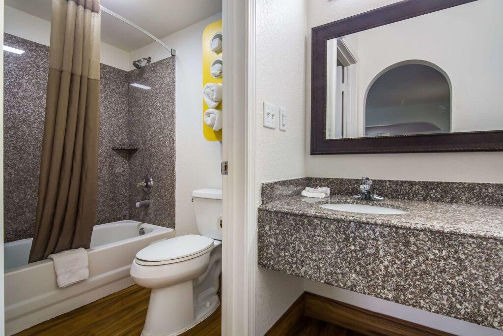 hotel image 13