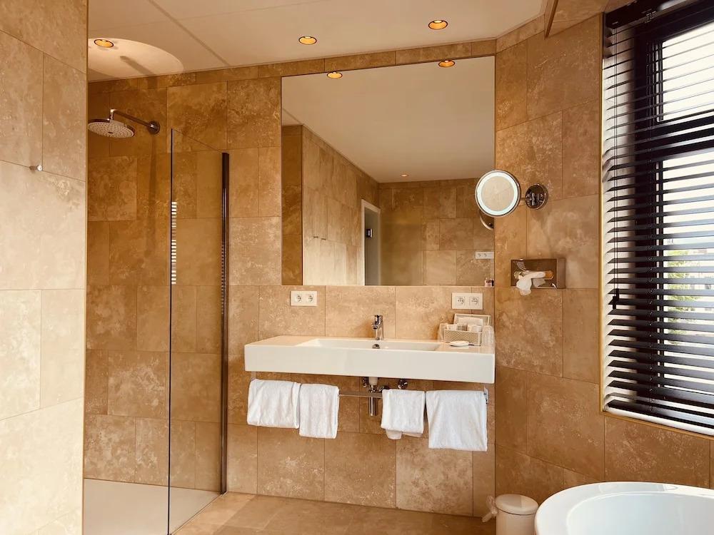 hotel image 16