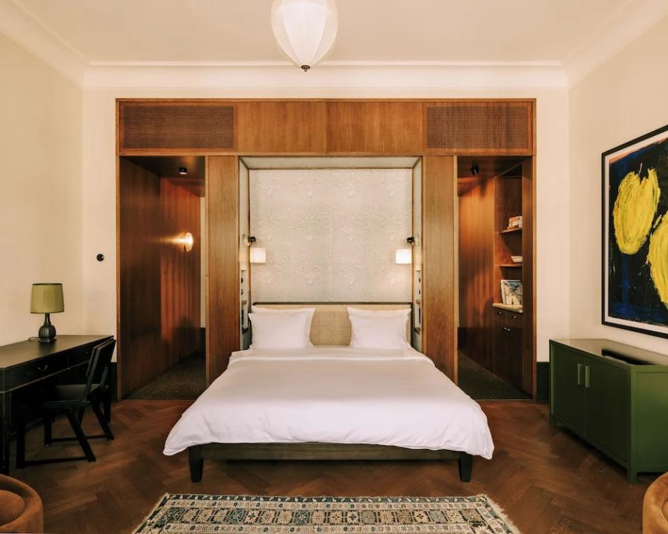 hotel image 16