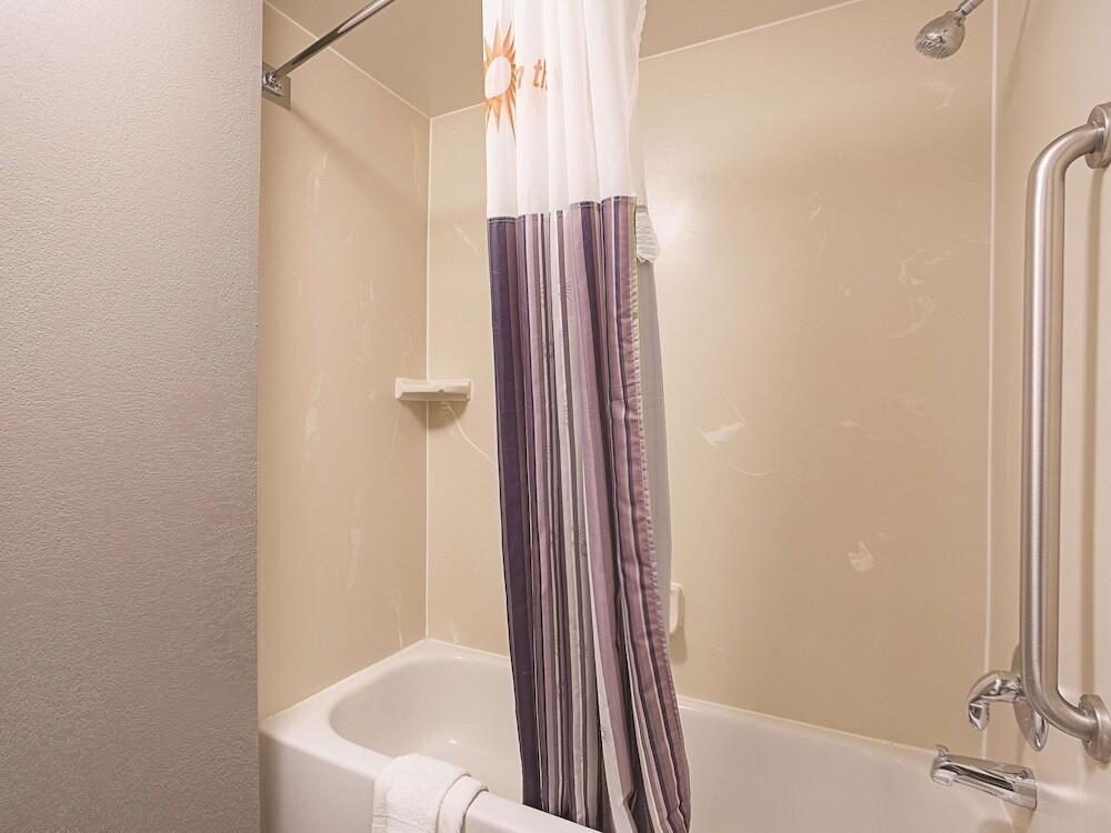 hotel image 16