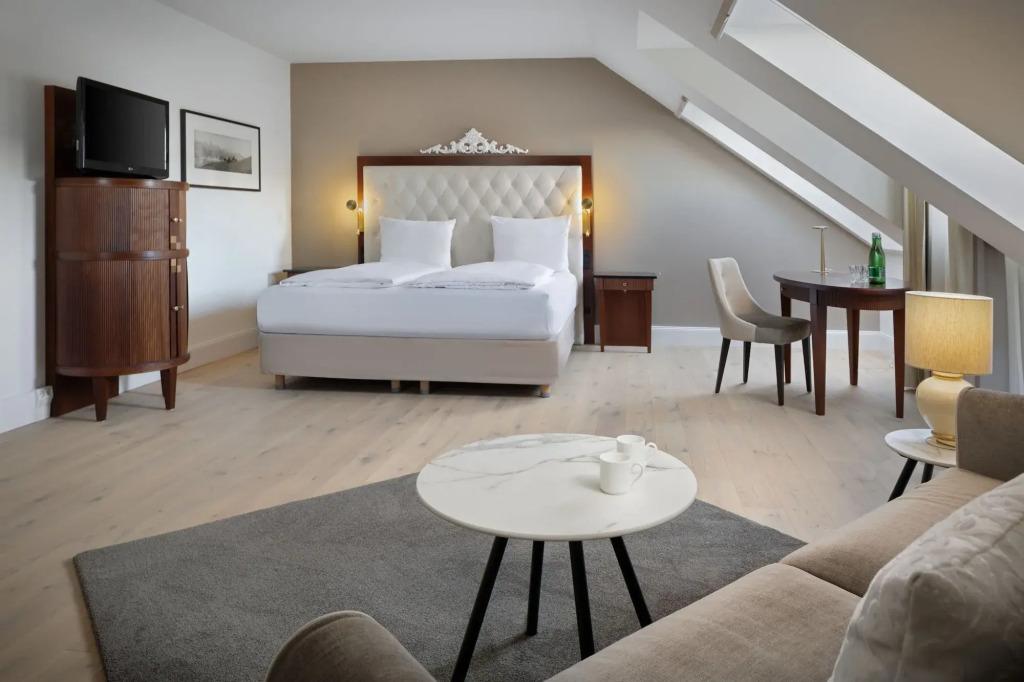 hotel image 10