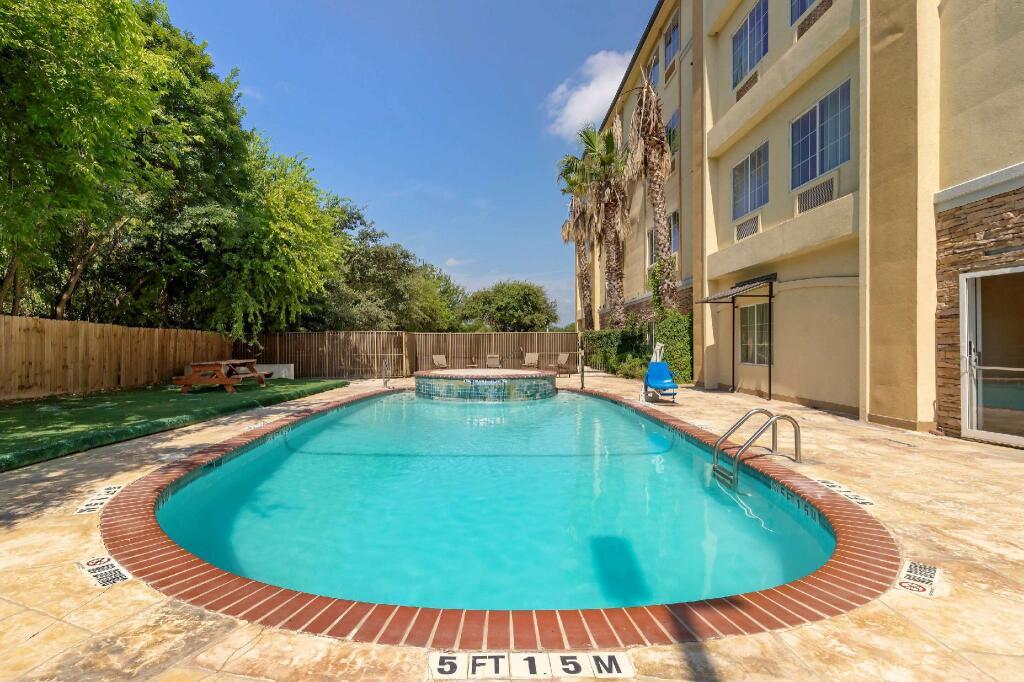 hotel image 11