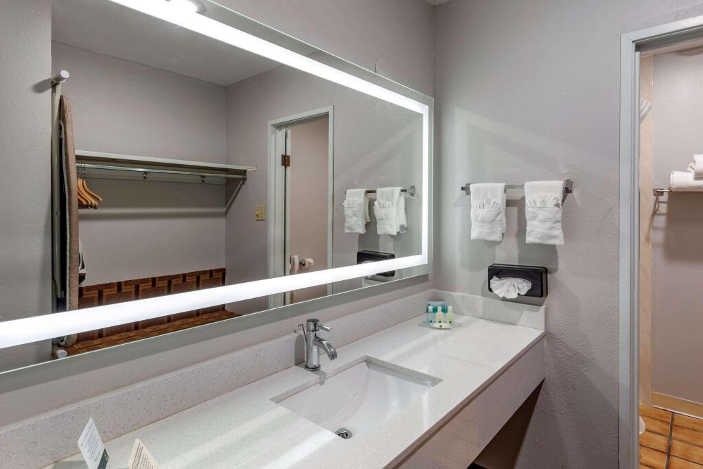 hotel image 16