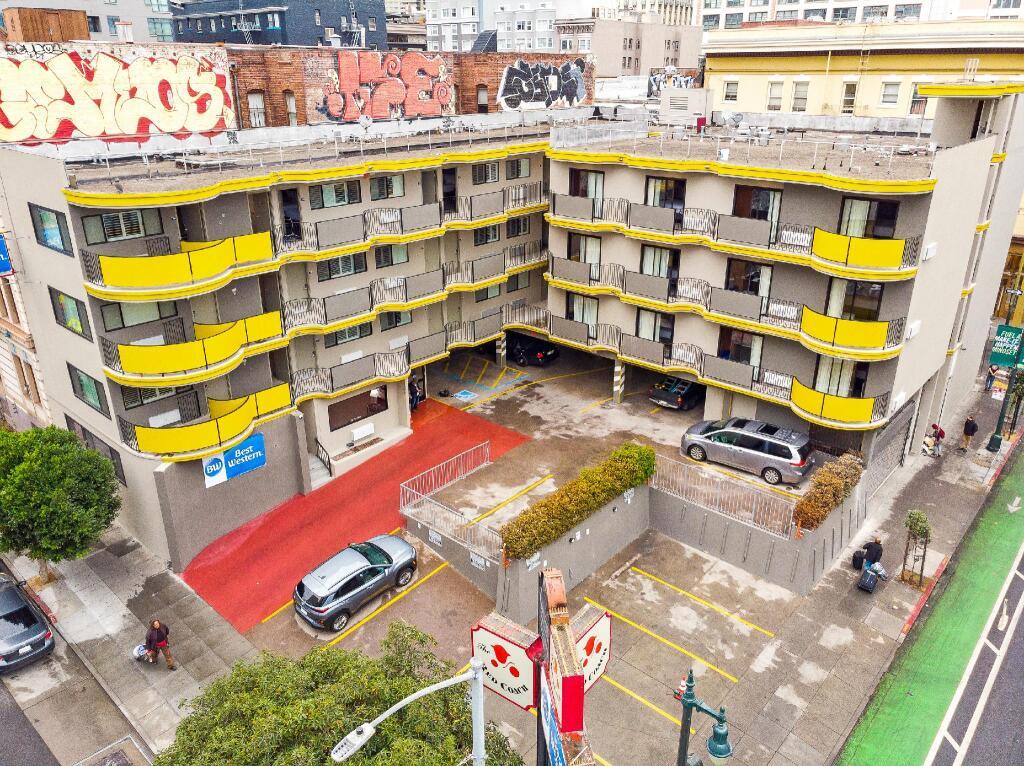hotel image 12