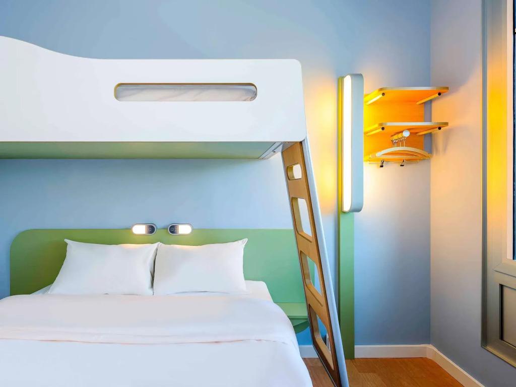 hotel image 16
