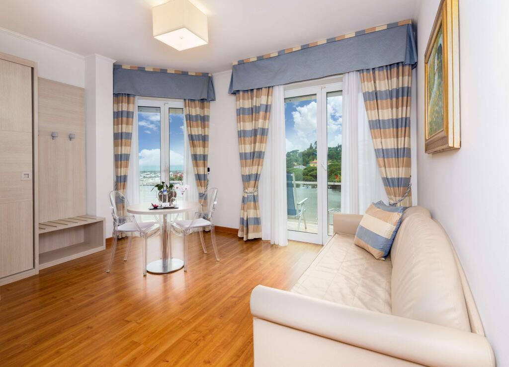 hotel image 16