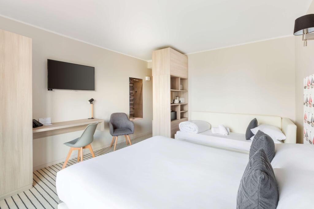 hotel image 16