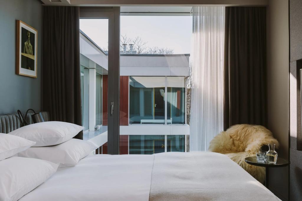 hotel image 13