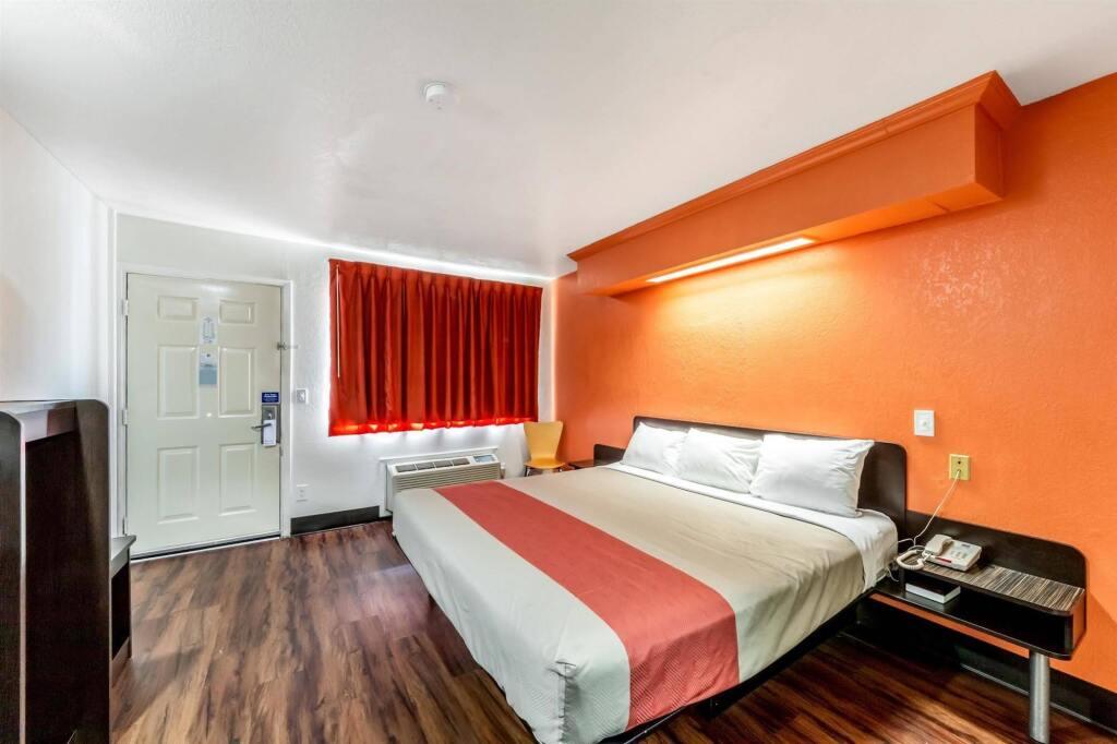 hotel image 10
