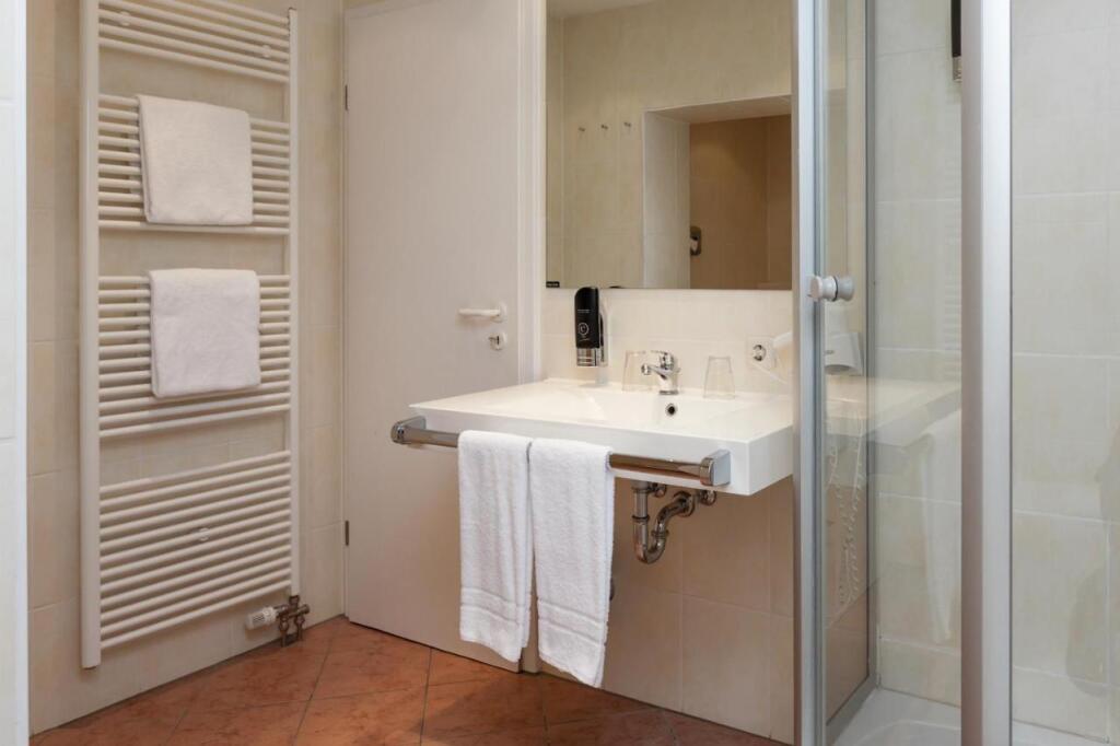 hotel image 16