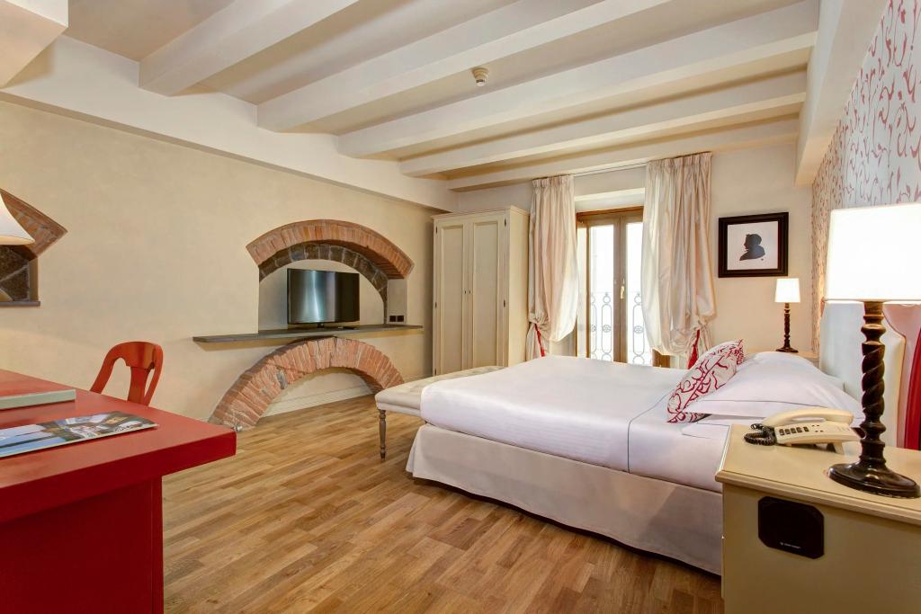 hotel image 12