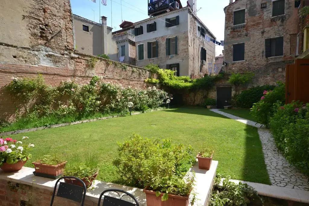 hotel image 11