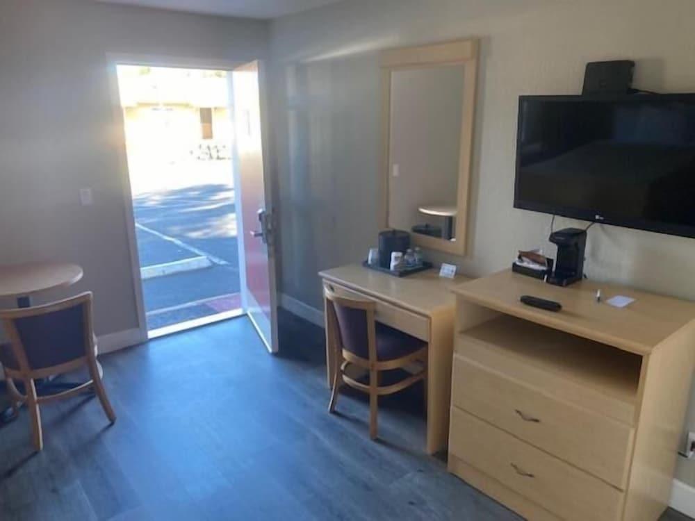 hotel image 11