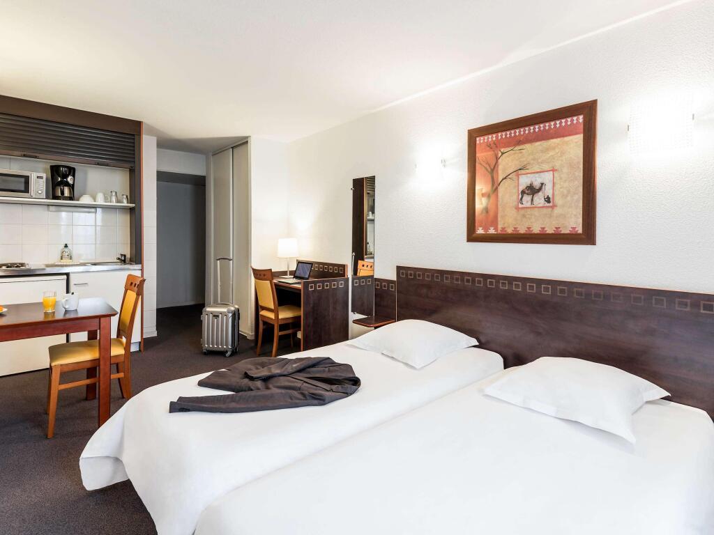 hotel image 16