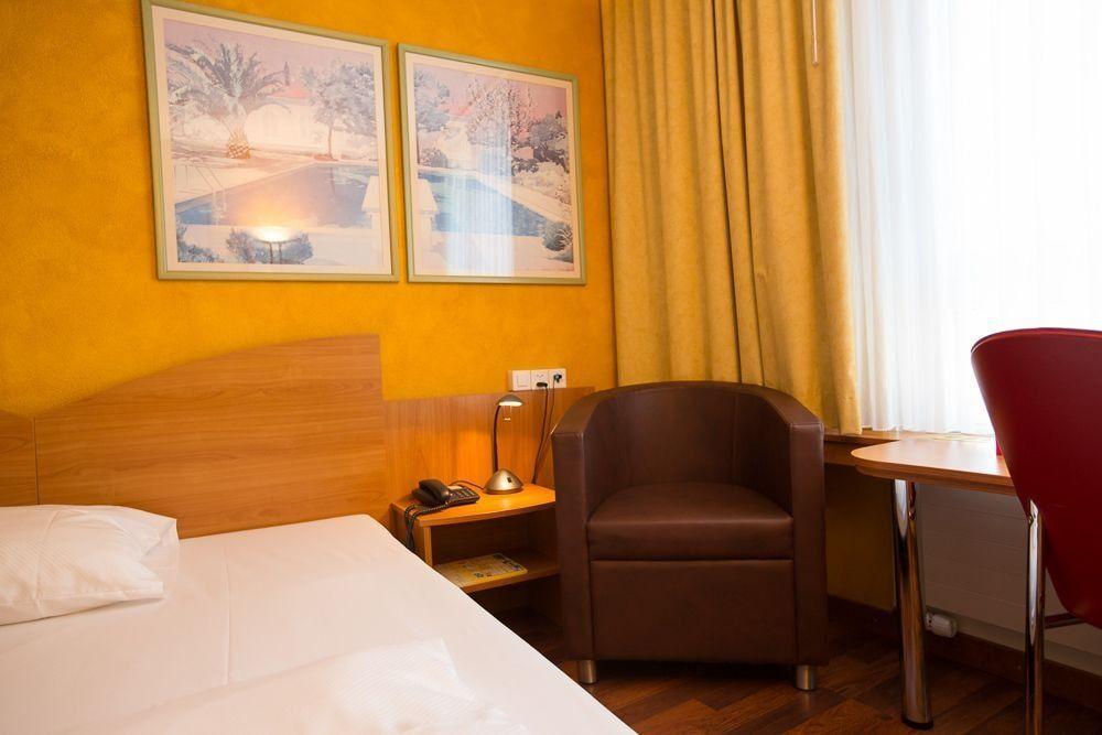 hotel image 12