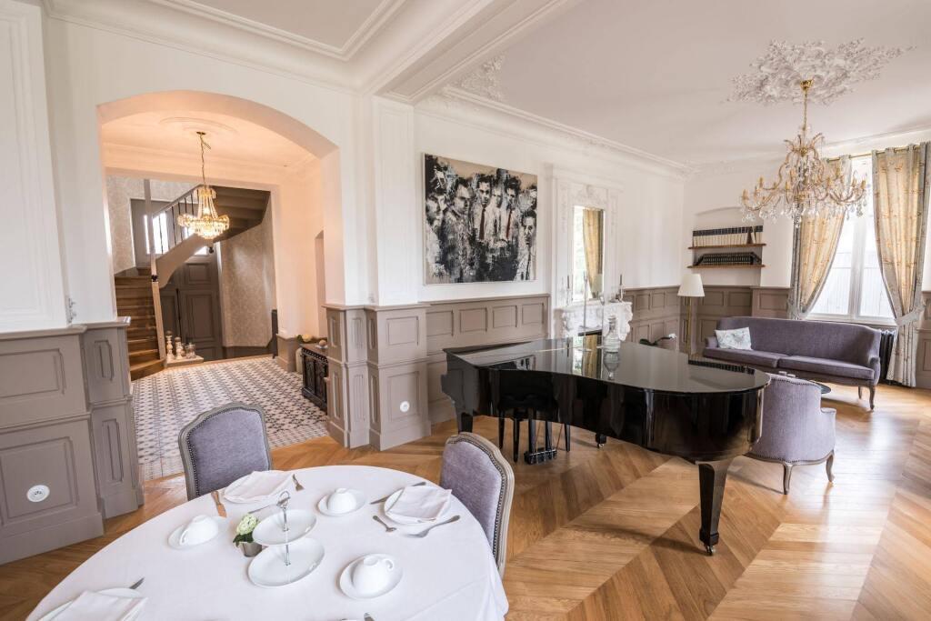 hotel image 12