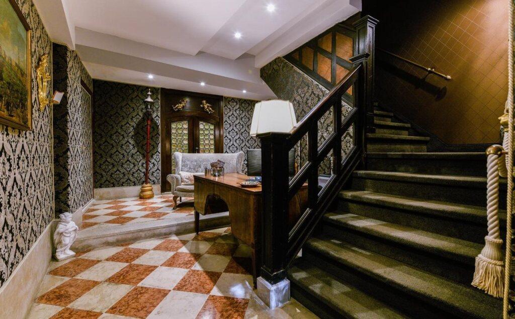 hotel image 13