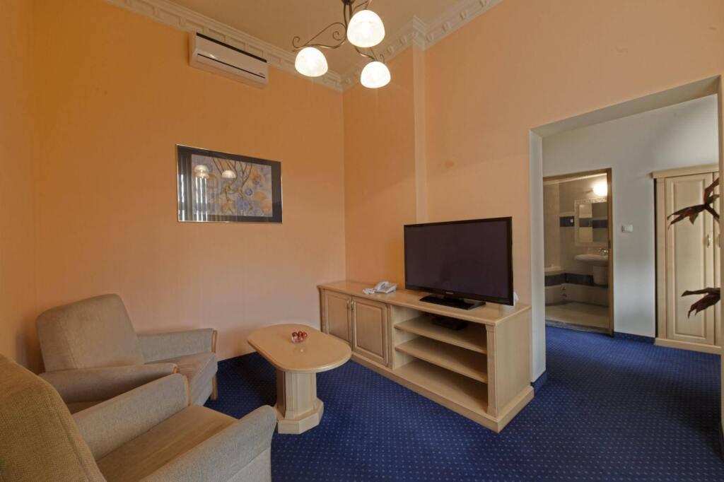 hotel image 8