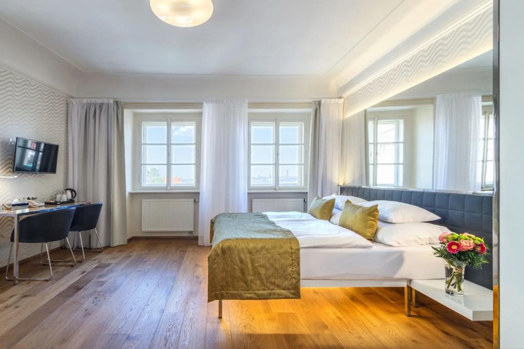 hotel image 10