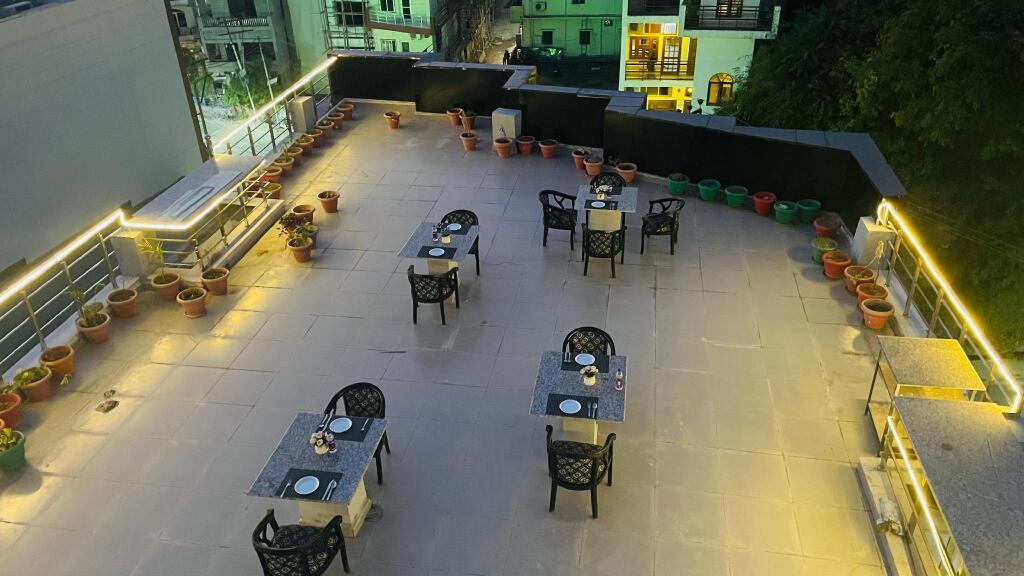 hotel image 12