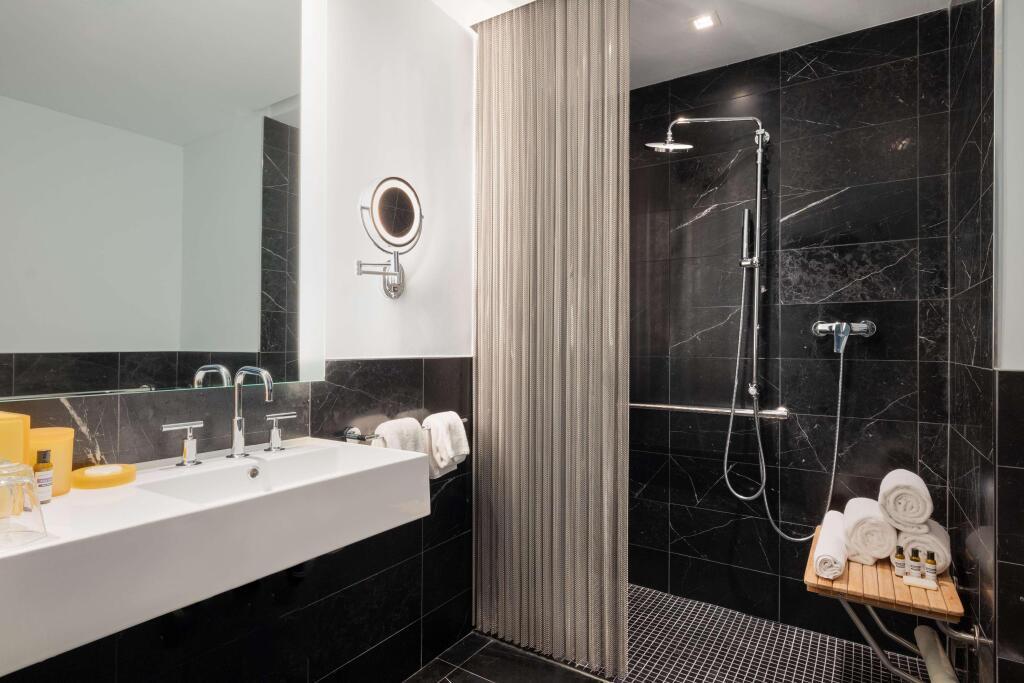 hotel image 10