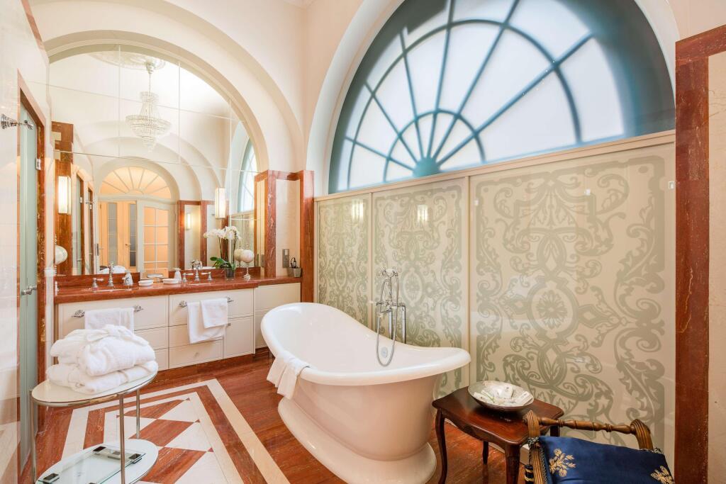 hotel image 13
