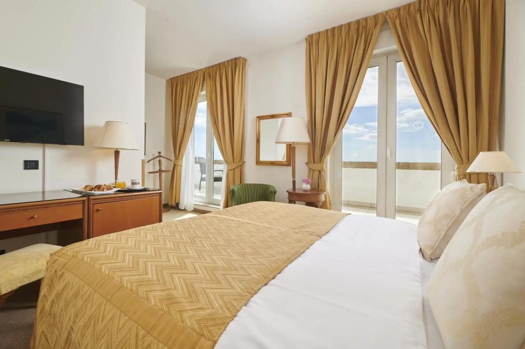 hotel image 16