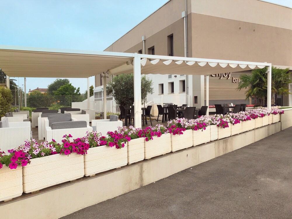 hotel image 8