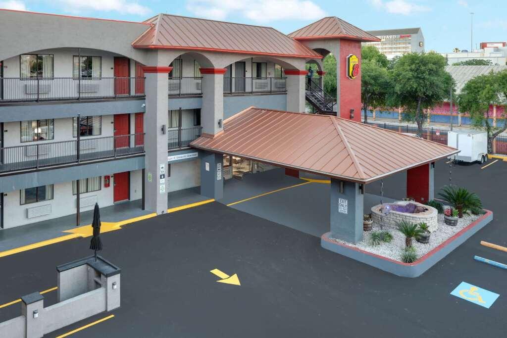 hotel image 9