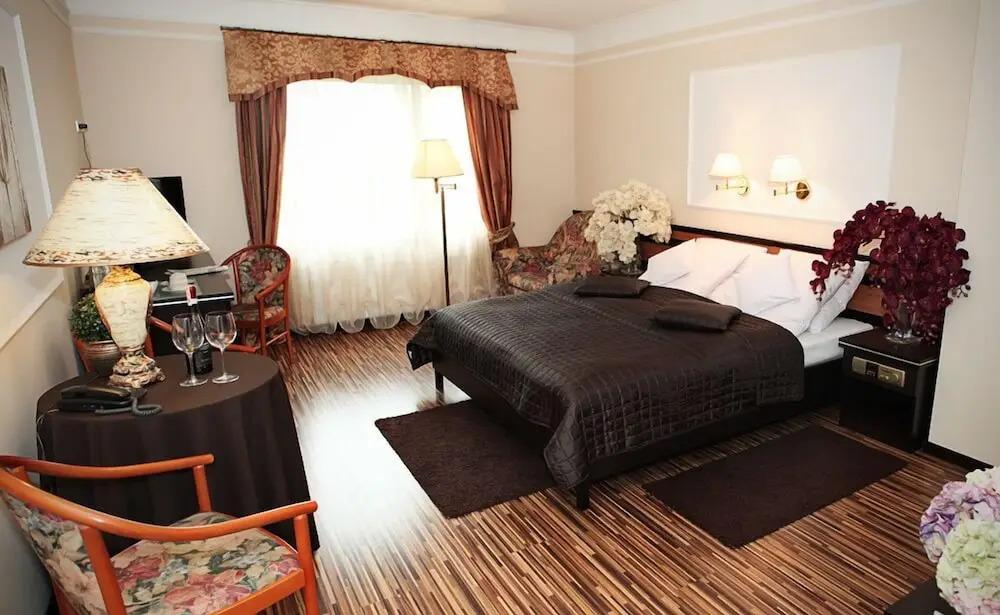 hotel image 13
