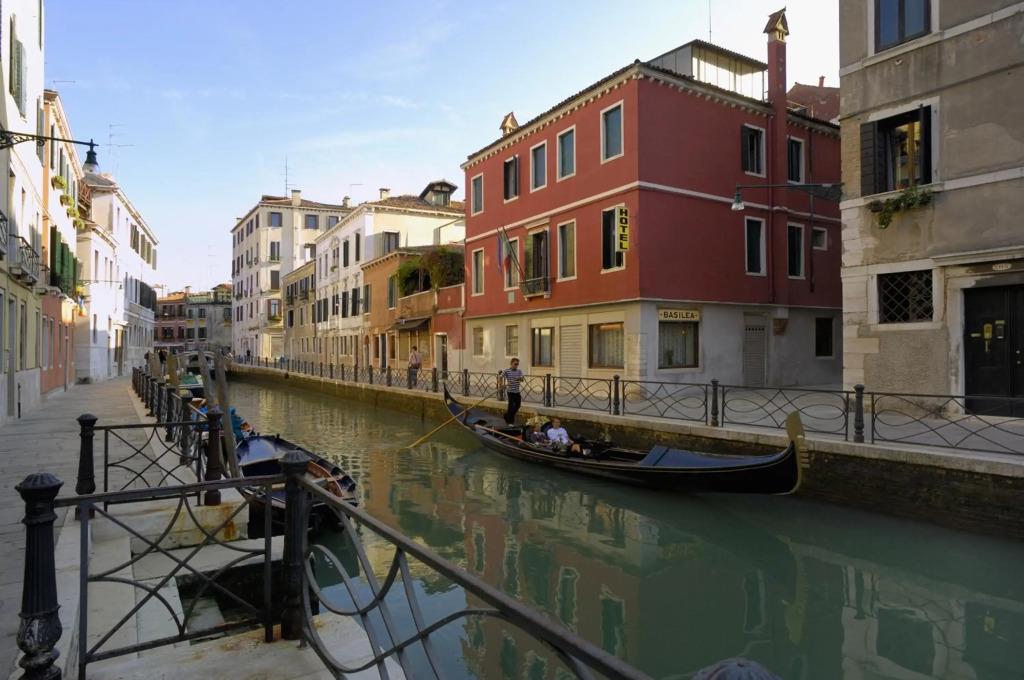hotel image 14