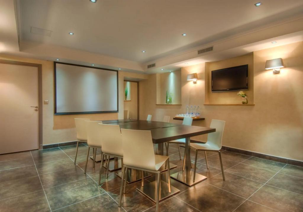 hotel image 11