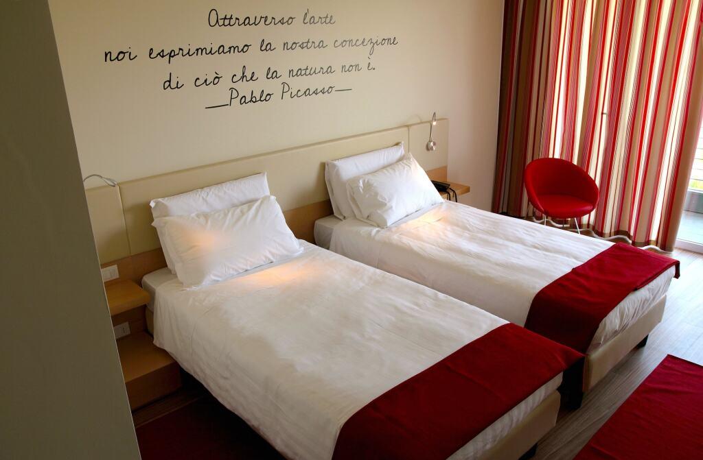 hotel image 16