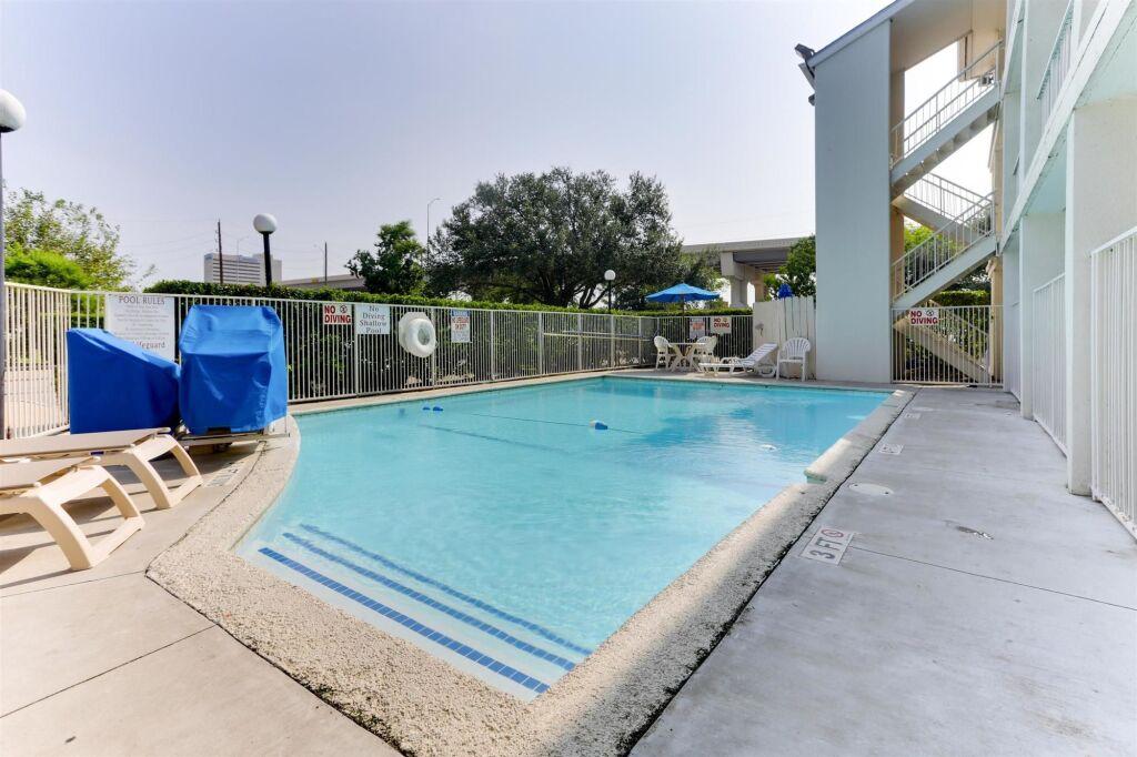 hotel image 8