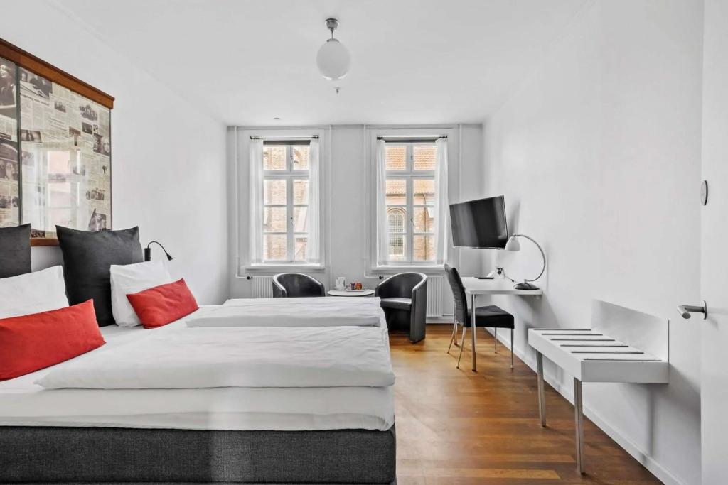 hotel image 8