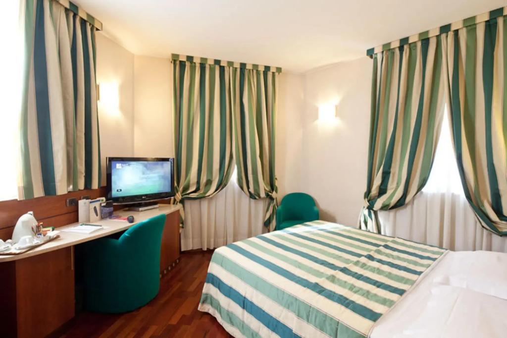 hotel image 13
