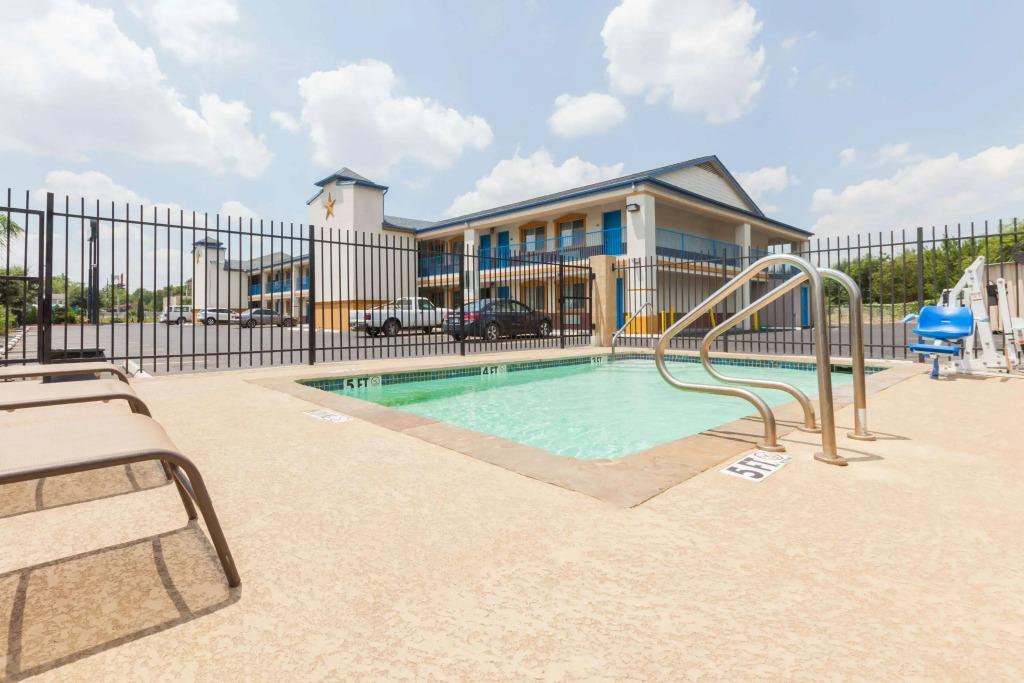 hotel image 11