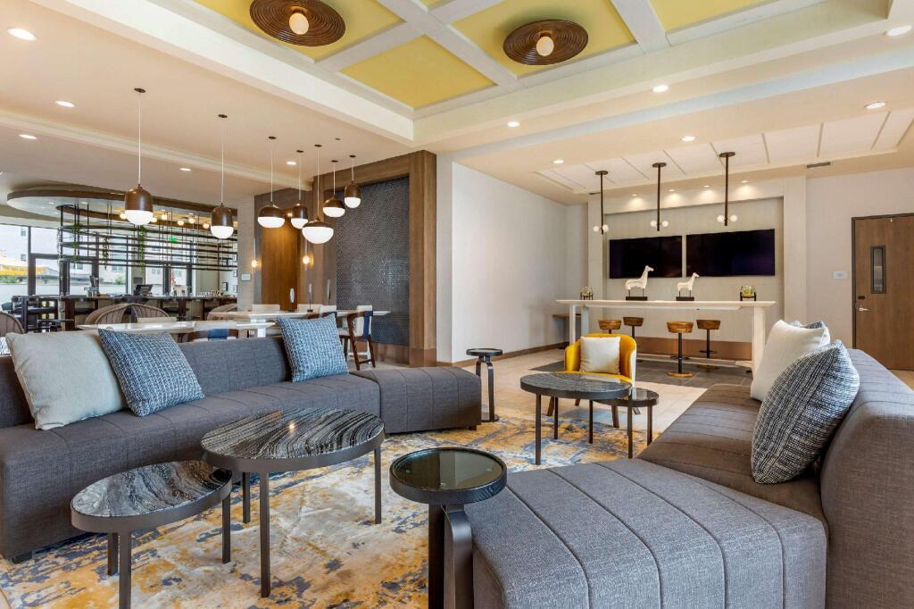 hotel image 10