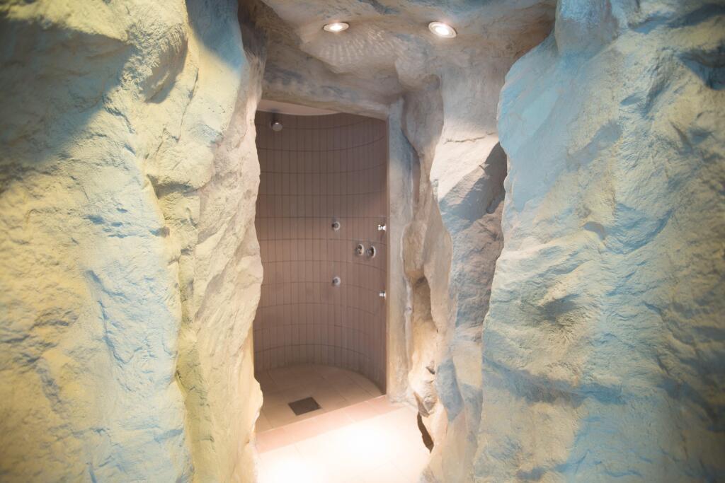 hotel image 16