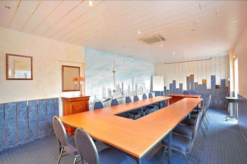 hotel image 10