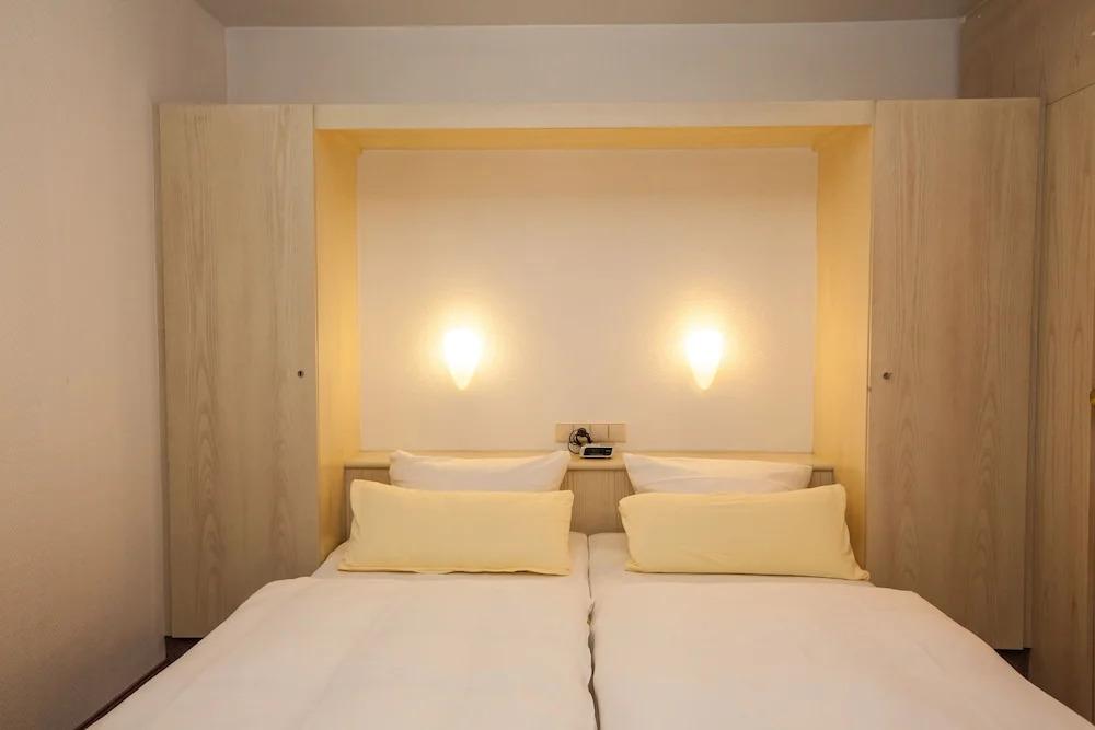 hotel image 16