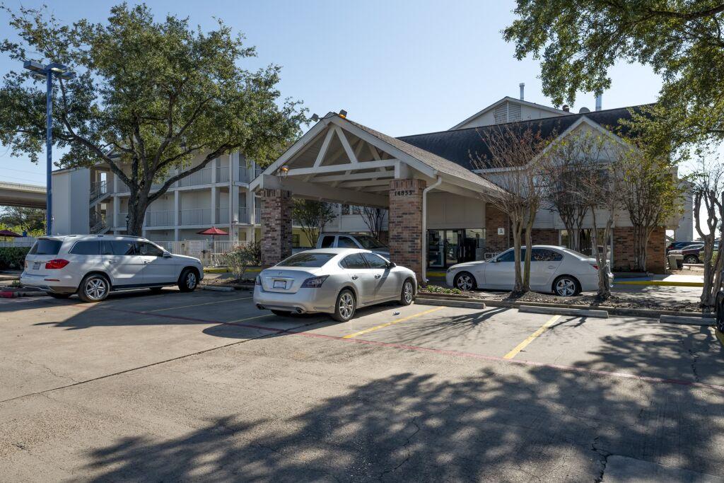 hotel image 16
