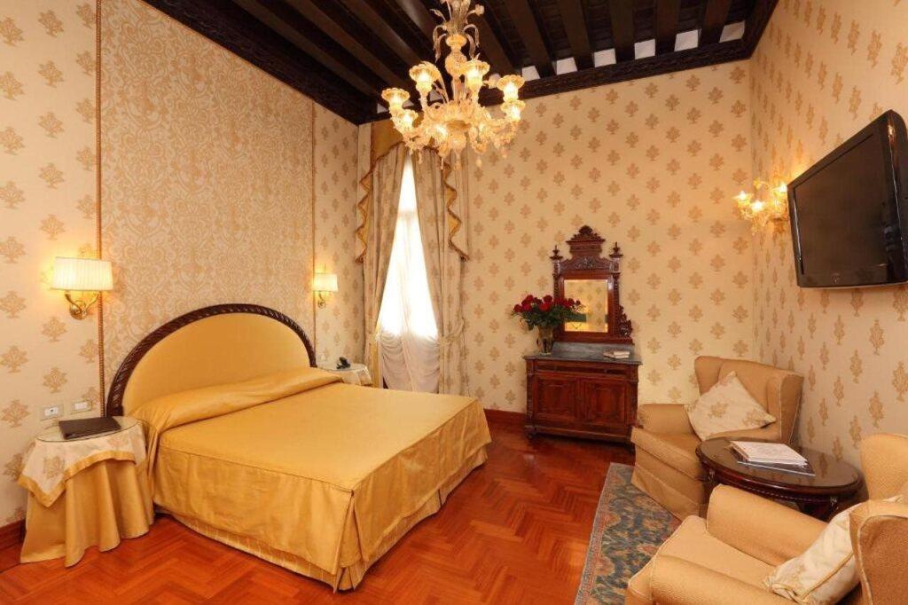 hotel image 16