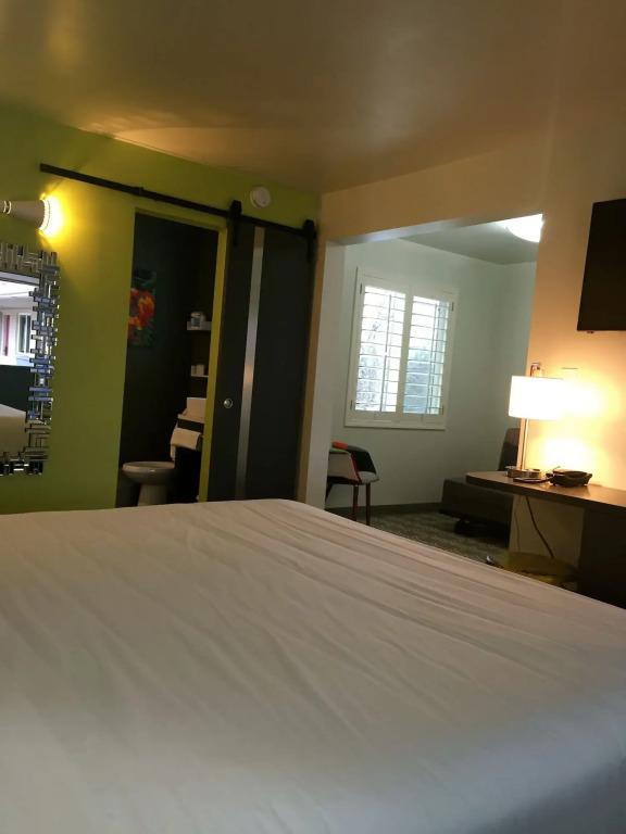 hotel image 13