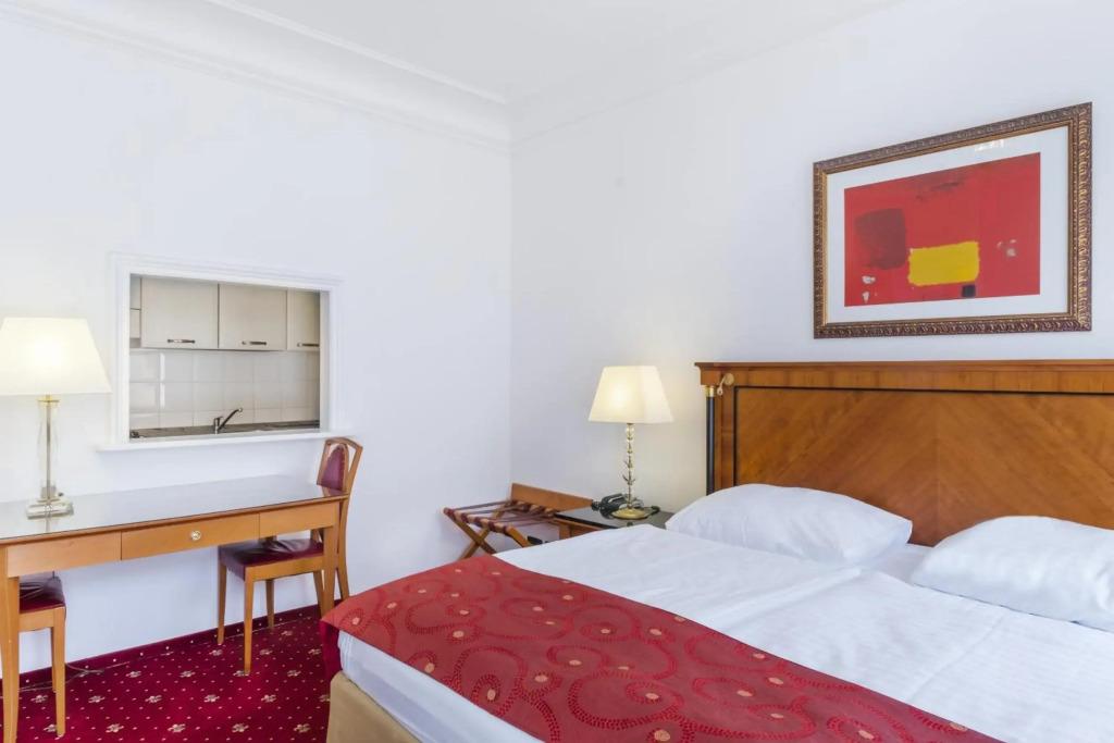 hotel image 13