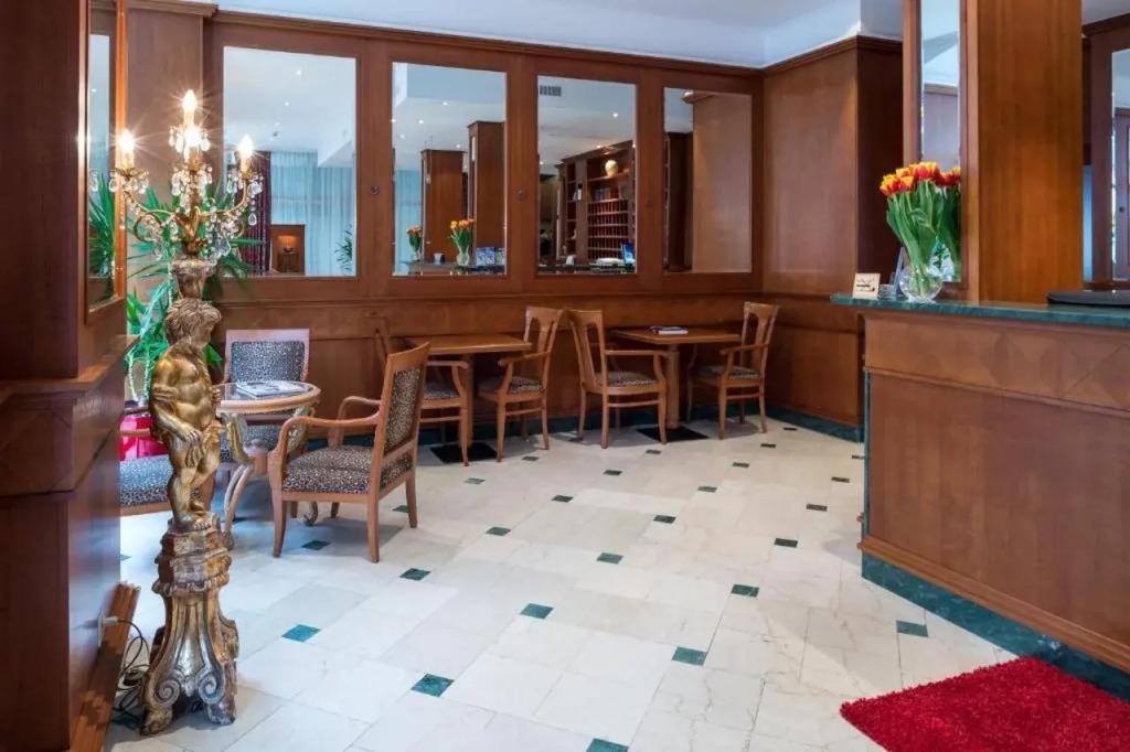 hotel image 10
