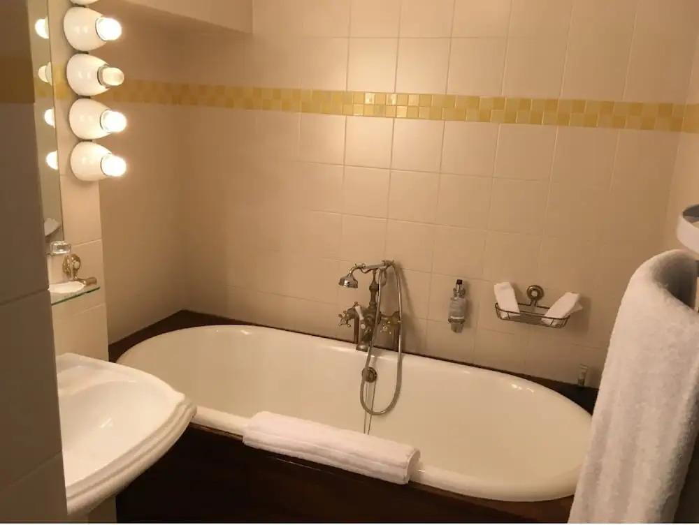 hotel image 16