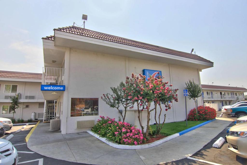 hotel image 8