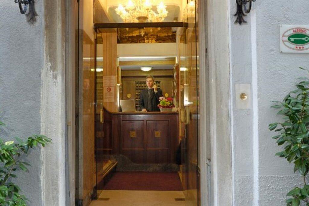 hotel image 13