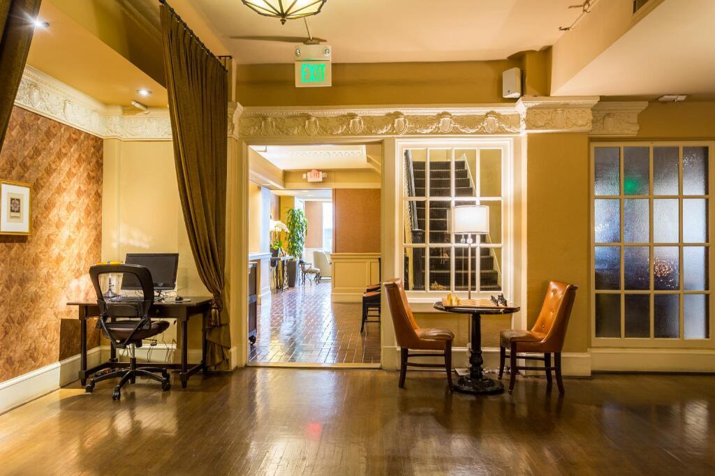 hotel image 10